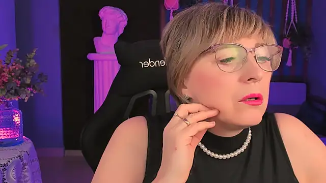 sugar vivien online show from October 4, 2025, 1:31 pm