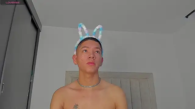 Snapshot of JulianRose_1 chatting on February 7, 2026, 11:36 am JulianRose 1 online show from February 7, 2026, 11:36 am