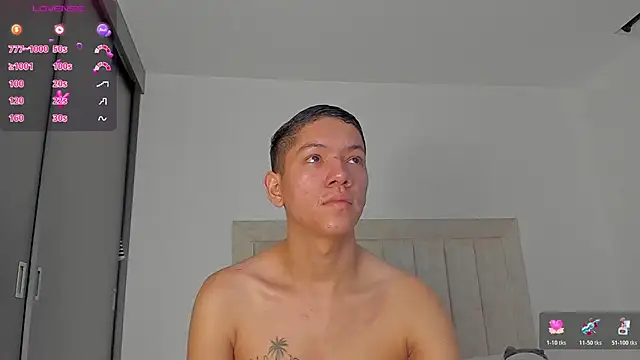 Snapshot of JulianRose_1 chatting on February 19, 2026, 11:17 am JulianRose 1 online show from February 19, 2026, 11:17 am