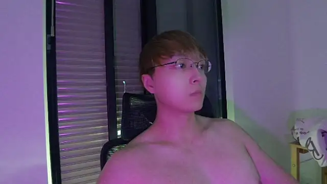 Snapshot of Tkcqcc chatting on March 1, 2025, 2:34 pm Tkcqcc online show from March 1, 2025, 2:34 pm