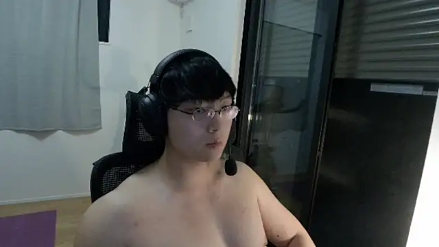 Snapshot of Tkcqcc chatting on September 21, 2025, 3:35 pm Tkcqcc online show from September 21, 2025, 3:35 pm