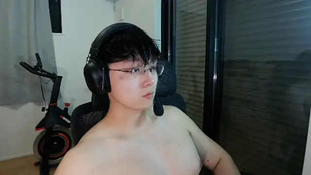 Snapshot of Tkcqcc chatting on October 19, 2025, 1:12 pm Tkcqcc online show from October 19, 2025, 1:12 pm