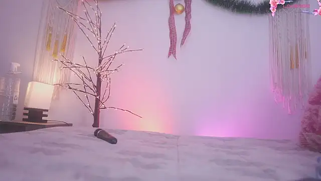 Eyleen 24 online show from December 23, 2024, 7:20 pm