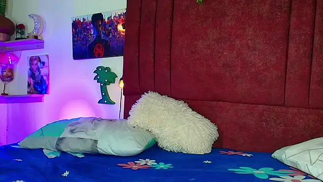 alisson zafiro  online show from March 28, 2026, 3:28 am