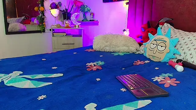 alisson zafiro  online show from April 11, 2026, 7:56 am