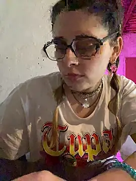 Snapshot of FlorBich chatting on April 24, 2026, 6:54 pm FlorBich online show from April 24, 2026, 6:54 pm