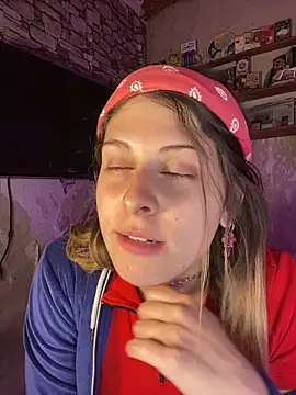 Snapshot of FlorBich chatting on May 3, 2026, 10:38 pm FlorBich online show from May 3, 2026, 10:38 pm