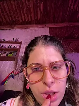 Snapshot of FlorBich chatting on June 13, 2026, 11:13 pm FlorBich online show from June 13, 2026, 11:13 pm