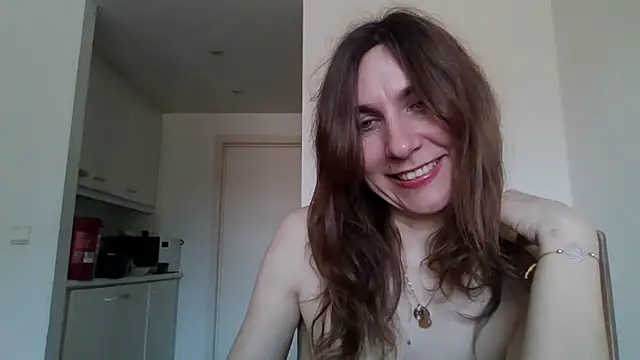 Snapshot of JasmineGlamour chatting on March 9, 2026, 3:38 pm JasmineGlamour online show from March 9, 2026, 3:38 pm