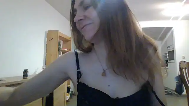 Snapshot of JasmineGlamour chatting on April 7, 2026, 6:52 pm JasmineGlamour online show from April 7, 2026, 6:52 pm