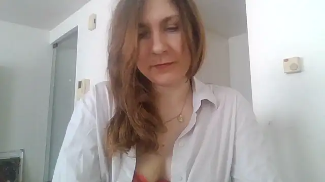 Snapshot of JasmineGlamour chatting on April 16, 2026, 3:13 pm JasmineGlamour online show from April 16, 2026, 3:13 pm