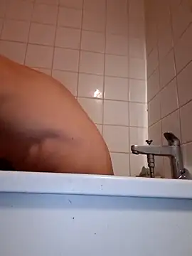 Snapshot of wedge75 chatting on February 23, 2026, 5:54 pm wedge75 online show from February 23, 2026, 5:54 pm