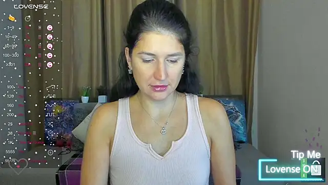 Snapshot of Alianna_Solo_Kisses chatting on November 18, 2025, 6:29 am Alianna Solo Kisses online show from November 18, 2025, 6:29 am