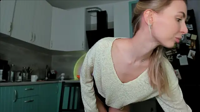 Snapshot of Sp1cyme chatting on December 22, 2024, 3:55 pm Sp1cyme online show from December 22, 2024, 3:55 pm