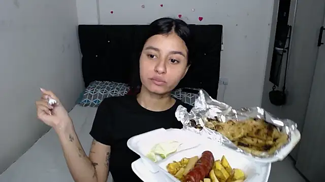 Snapshot of floweer_ chatting on February 25, 2026, 3:27 am floweer online show from February 25, 2026, 3:27 am