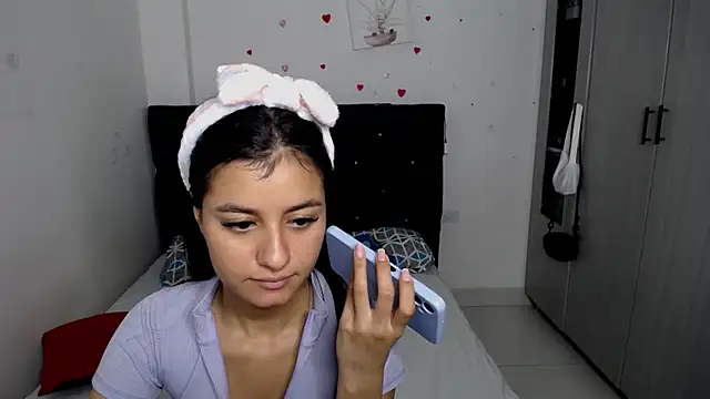 Snapshot of floweer_ chatting on February 27, 2026, 2:22 am floweer online show from February 27, 2026, 2:22 am