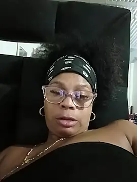 Snapshot of Melanie_candy_ chatting on February 6, 2026, 12:26 am Melanie candy online show from February 6, 2026, 12:26 am