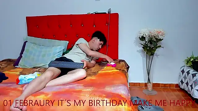 Snapshot of big-dicktop23 chatting on January 29, 2025, 4:05 am big-dicktop23 online show from January 29, 2025, 4:05 am