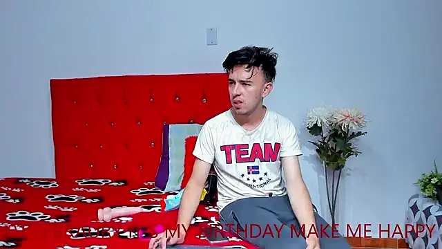 Snapshot of big-dicktop23 chatting on January 31, 2025, 2:04 am big-dicktop23 online show from January 31, 2025, 2:04 am