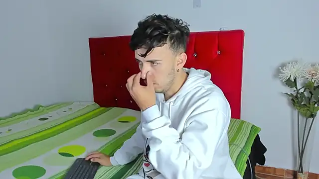 Snapshot of big-dicktop23 chatting on February 18, 2025, 1:10 am big-dicktop23 online show from February 18, 2025, 1:10 am