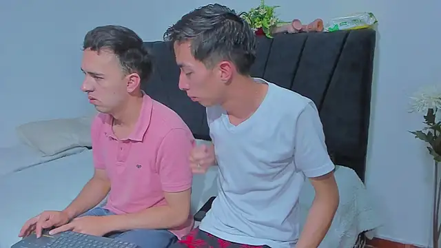 Snapshot of big-dicktop23 chatting on October 5, 2025, 7:23 pm big-dicktop23 online show from October 5, 2025, 7:23 pm