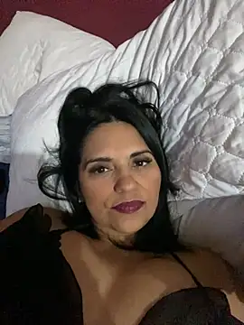 paolagomez  online show from January 9, 2025, 10:31 am