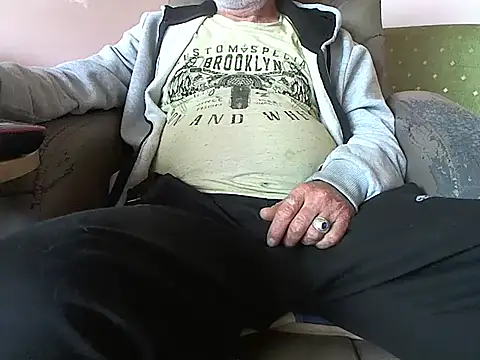 Snapshot of zormen355 chatting on March 29, 2026, 10:37 am zormen355 online show from March 29, 2026, 10:37 am