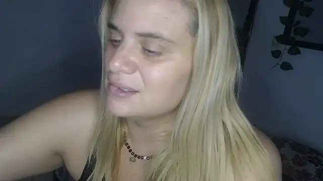 Elza Blonde online show from February 18, 2025, 6:47 pm