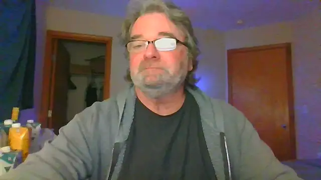 Snapshot of Doherty10 chatting on December 5, 2025, 9:18 am Doherty10 online show from December 5, 2025, 9:18 am