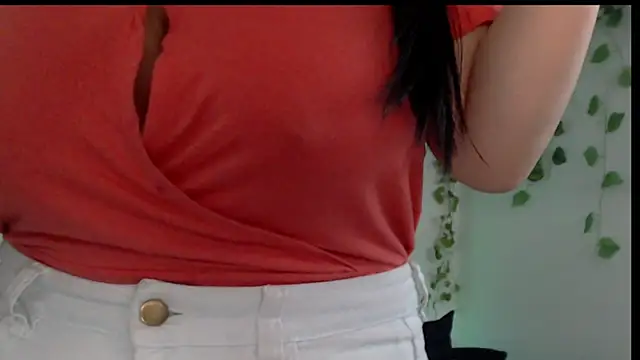 Snapshot of Donniia chatting on March 3, 2025, 5:29 pm Donniia online show from March 3, 2025, 5:29 pm