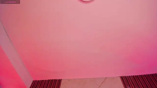 Emiilycollins online show from December 27, 2024, 1:53 am