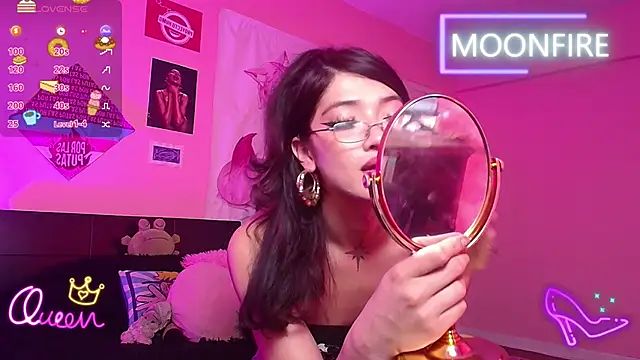 moonfiredancer online show from April 6, 2026, 12:17 pm