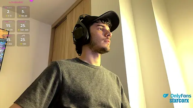 Snapshot of ilytheo chatting on October 8, 2025, 7:28 am ilytheo online show from October 8, 2025, 7:28 am