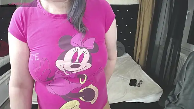 Snapshot of Lilly_hott chatting on January 21, 2025, 7:28 pm Lilly hott online show from January 21, 2025, 7:28 pm