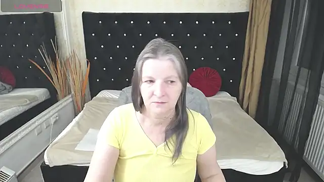 Snapshot of Lilly_hott chatting on March 7, 2025, 6:54 pm Lilly hott online show from March 7, 2025, 6:54 pm