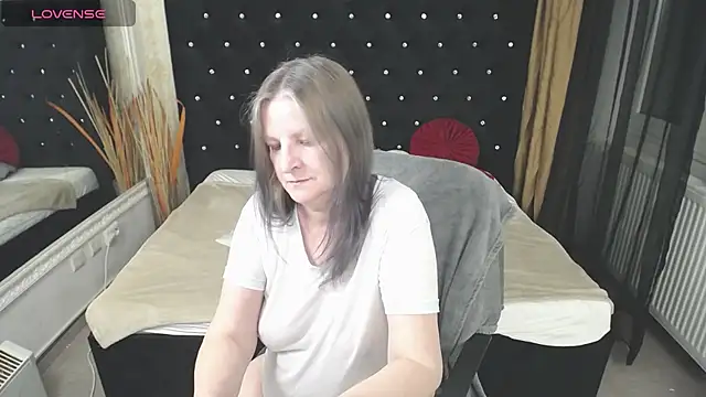 Snapshot of Lilly_hott chatting on March 10, 2025, 6:56 pm Lilly hott online show from March 10, 2025, 6:56 pm