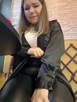 Snapshot of PumaShyXD chatting on February 18, 2025, 11:44 am PumaShyXD online show from February 18, 2025, 11:44 am