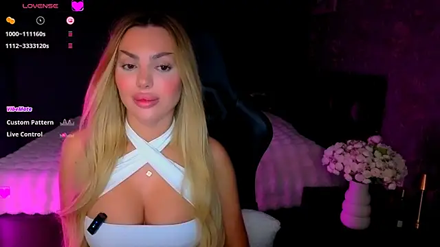 babyleilaa online show from April 16, 2026, 9:39 pm