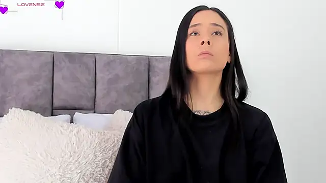 Snapshot of VeronicaTonu chatting on March 1, 2025, 6:54 pm VeronicaTonu online show from March 1, 2025, 6:54 pm