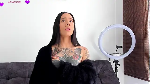 Snapshot of VeronicaTonu chatting on September 18, 2025, 2:52 pm VeronicaTonu online show from September 18, 2025, 2:52 pm