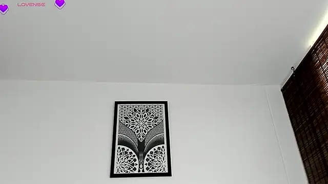 VeronicaTonu online show from November 28, 2025, 7:16 pm