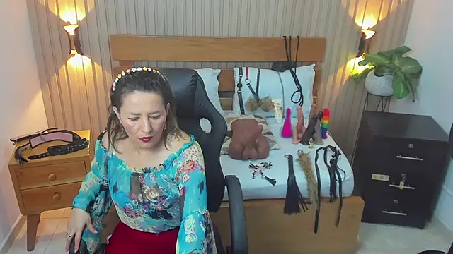 luciana ballesteros  online show from October 3, 2025, 12:35 pm