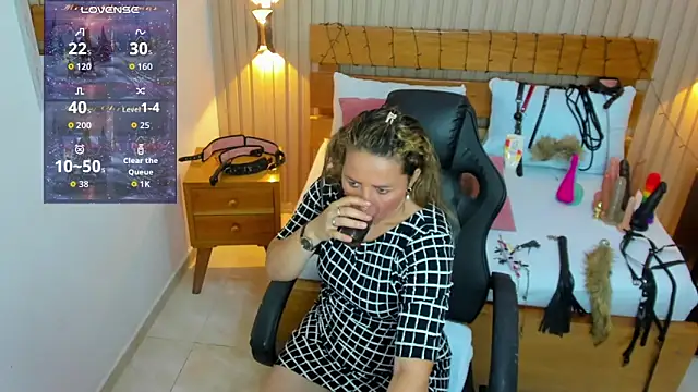 luciana ballesteros  online show from December 15, 2025, 12:31 pm