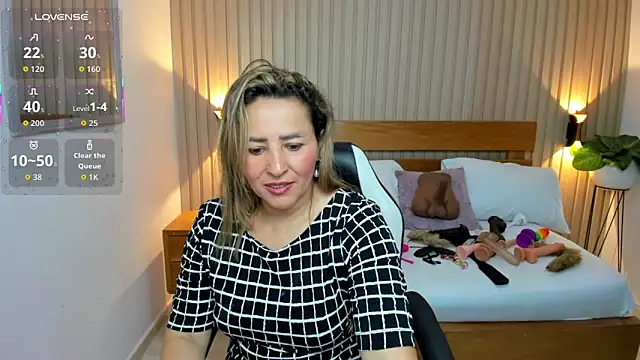 Snapshot of luciana_ballesteros_ chatting on June 15, 2026, 12:07 pm luciana ballesteros online show from June 15, 2026, 12:07 pm