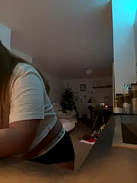 lyajoliee online show from January 6, 2026, 4:27 am