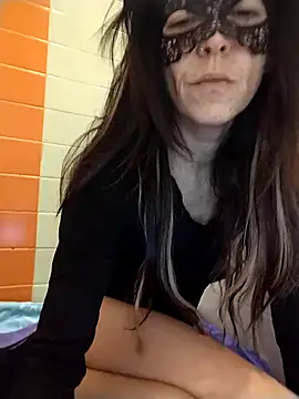 EmySkinny85 online show from December 30, 2024, 7:48 am