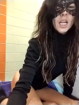 EmySkinny85 online show from January 6, 2025, 8:35 am