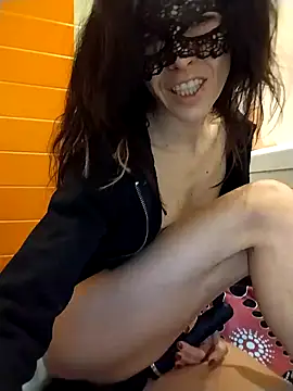 EmySkinny85 online show from January 8, 2025, 9:32 am