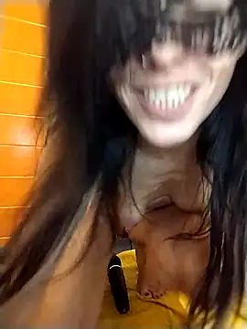 EmySkinny85 online show from January 15, 2025, 8:58 pm