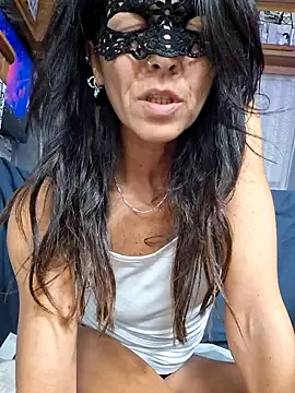 EmySkinny85 online show from October 18, 2025, 8:20 pm